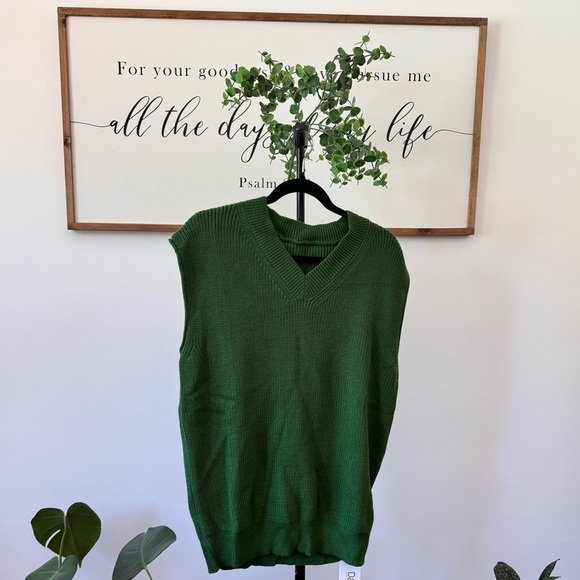 Cute emerald green, oversized V-neck vest NWT - Picture 6 of 12